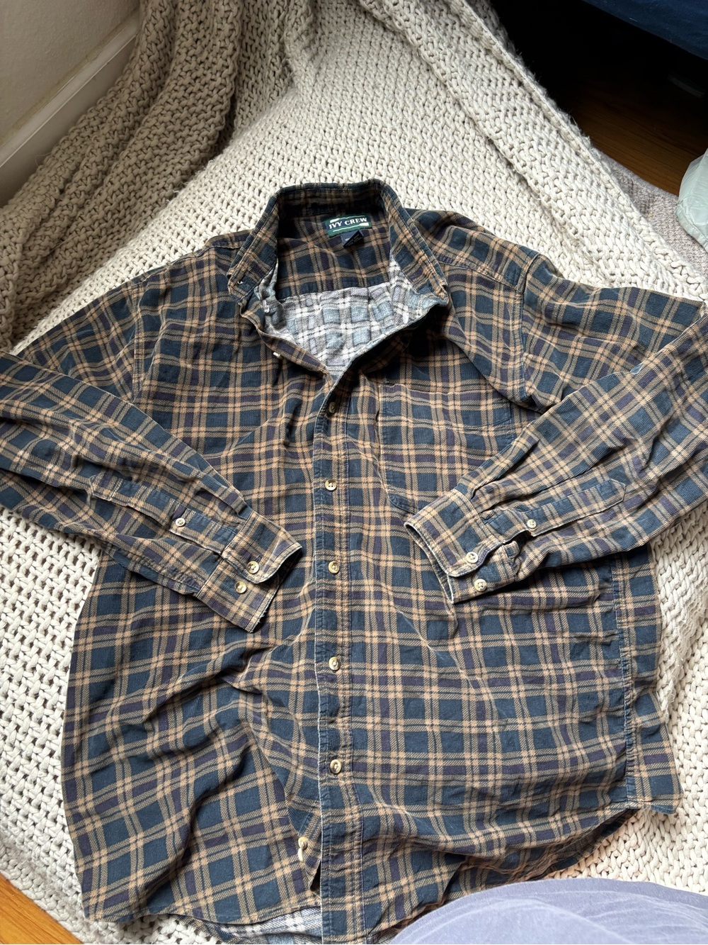 Casual Plaid Button-Down Shirt in Navy and Brown